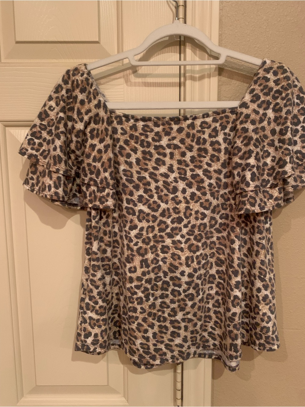 Leopard Print Ruffle Blouse - Picture 3 of 6